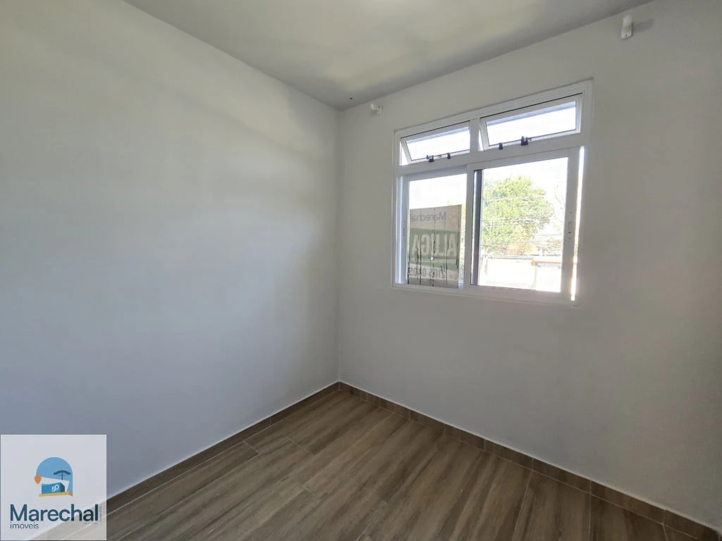 2-bedroom apartment with wood or laminate floors in Curitiba — photo 7
