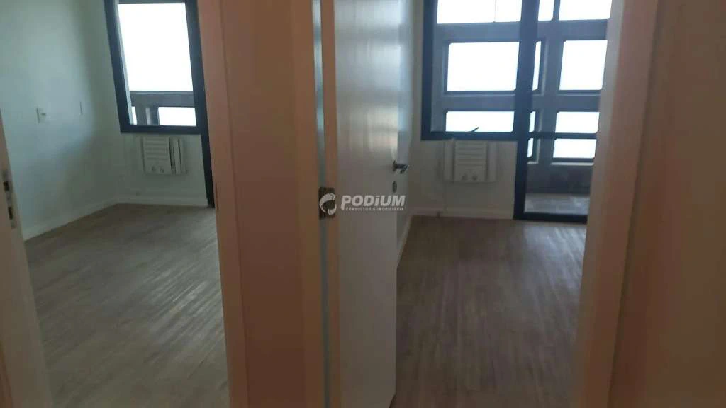 4-bedroom 315 m² apartment with separate kitchen — photo 12
