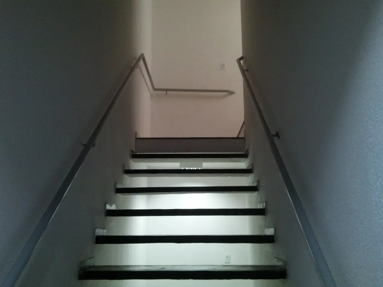 Unfurnished apartment with 2 bedrooms and 1 bathroom — photo 8