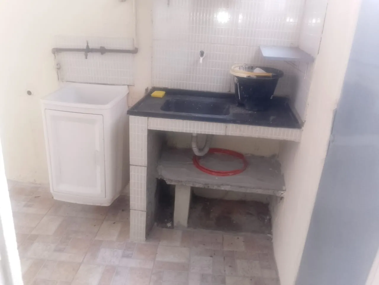 Casa sem mobília com 2 quartos e cozinha separada — photo 5