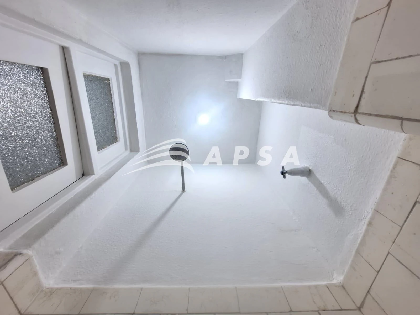 Wood or laminate floors in a 2-bedroom apartment, 62 m² — photo 18