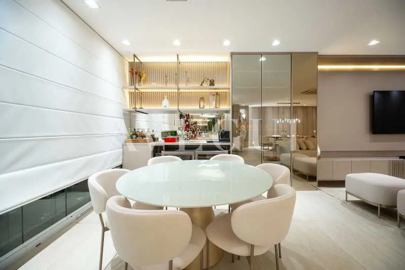 Apartment on the 6th floor with a glass-enclosed balcony — photo 20