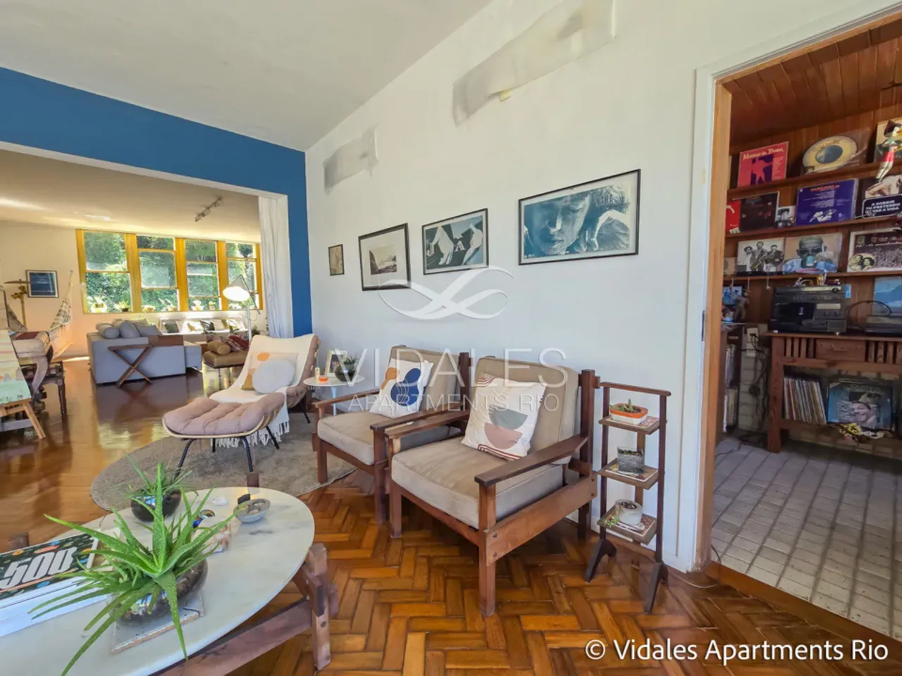 Furnished 715 m² apartment with 4 en-suite bedrooms — photo 23