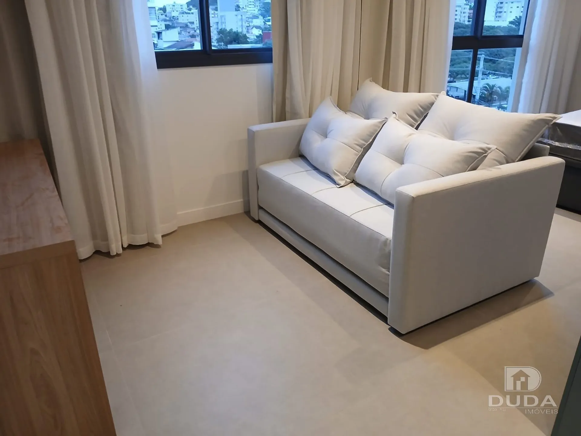 Furnished 1-bedroom apartment with balcony grill — photo 32