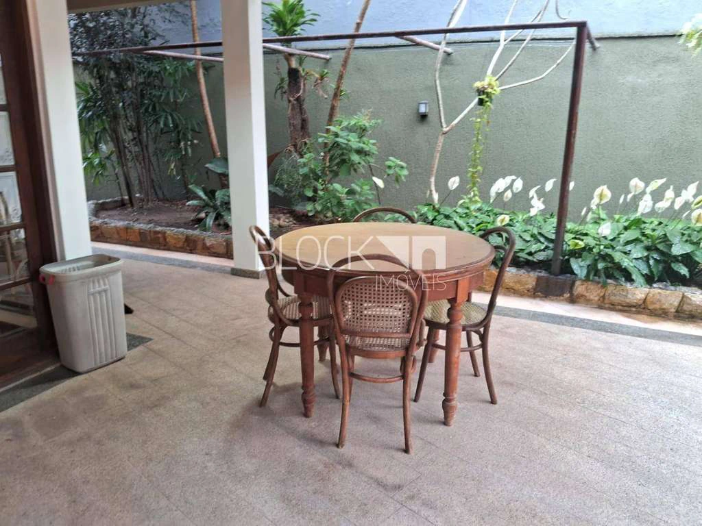 House with 3 bedrooms including 1 suite and 4 baths — photo 17