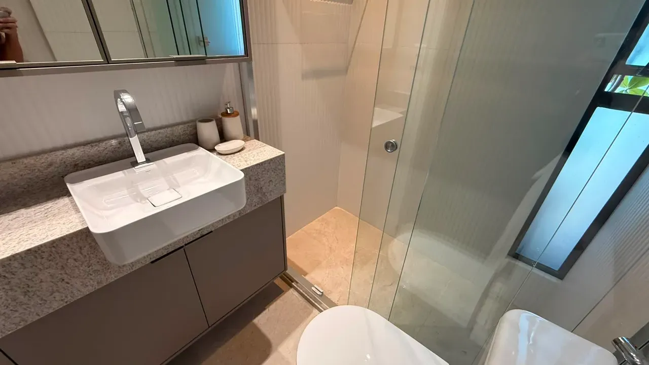 3-bedroom apartment with 2 en-suite suites and open kitchen