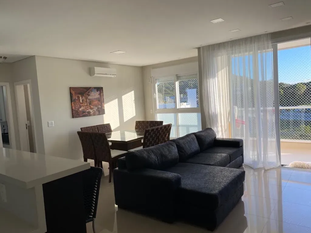 Меблированная квартира с 4 спальнями и 180 м²