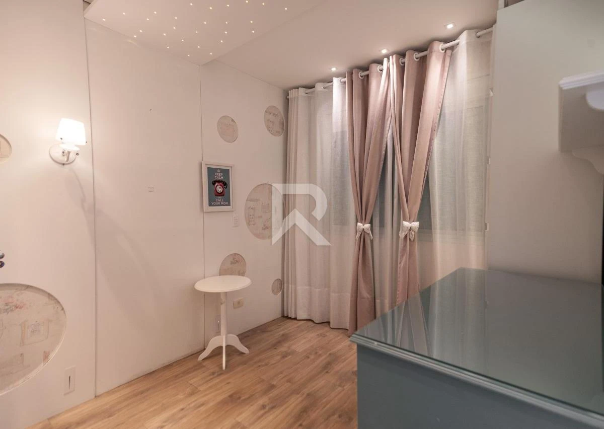 Furnished apartment, 195 m², with floor-to-ceiling windows — photo 7