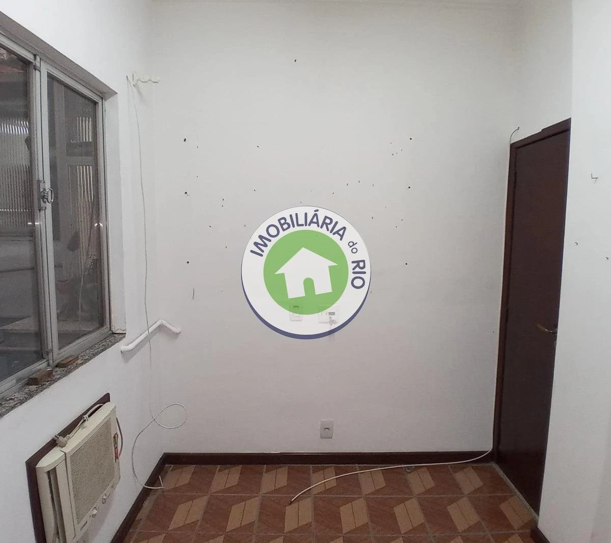 3-bedroom, 2-bath apartment with no parking space — photo 28
