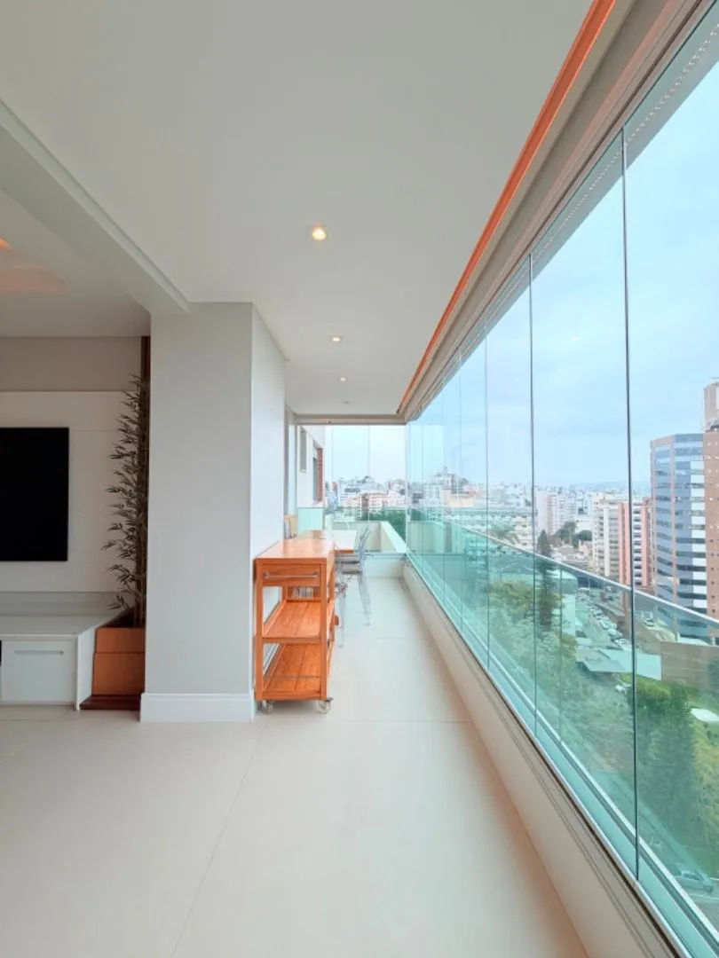 140 m² apartment with 3 bedrooms and a closed balcony — photo 15