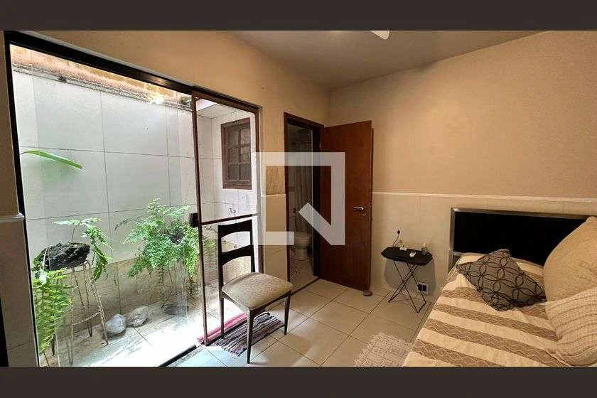 Casa com 5 quartos e cozinha aberta de 300 m² — photo 18