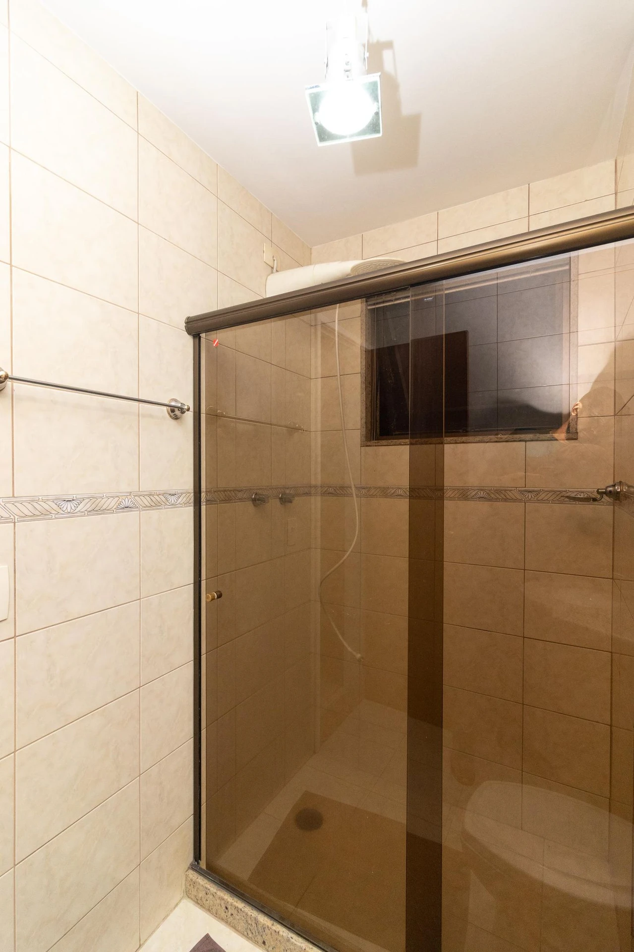 4-bedroom apartment with 2 en-suite bathrooms and garden — photo 28
