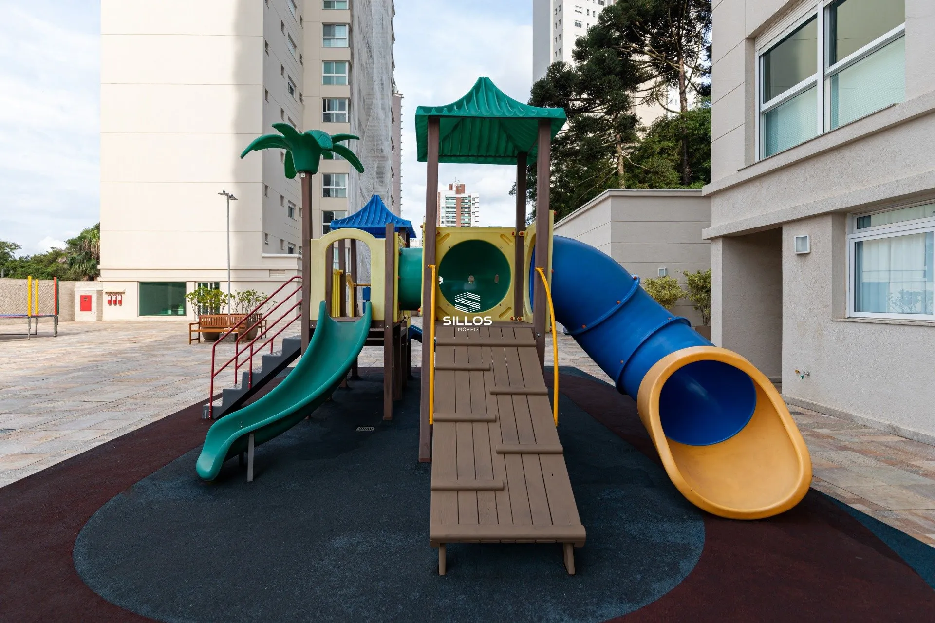 Квартира 321 м² з 3 спальнями-сюїтами і 4 паркомісцями — photo 57