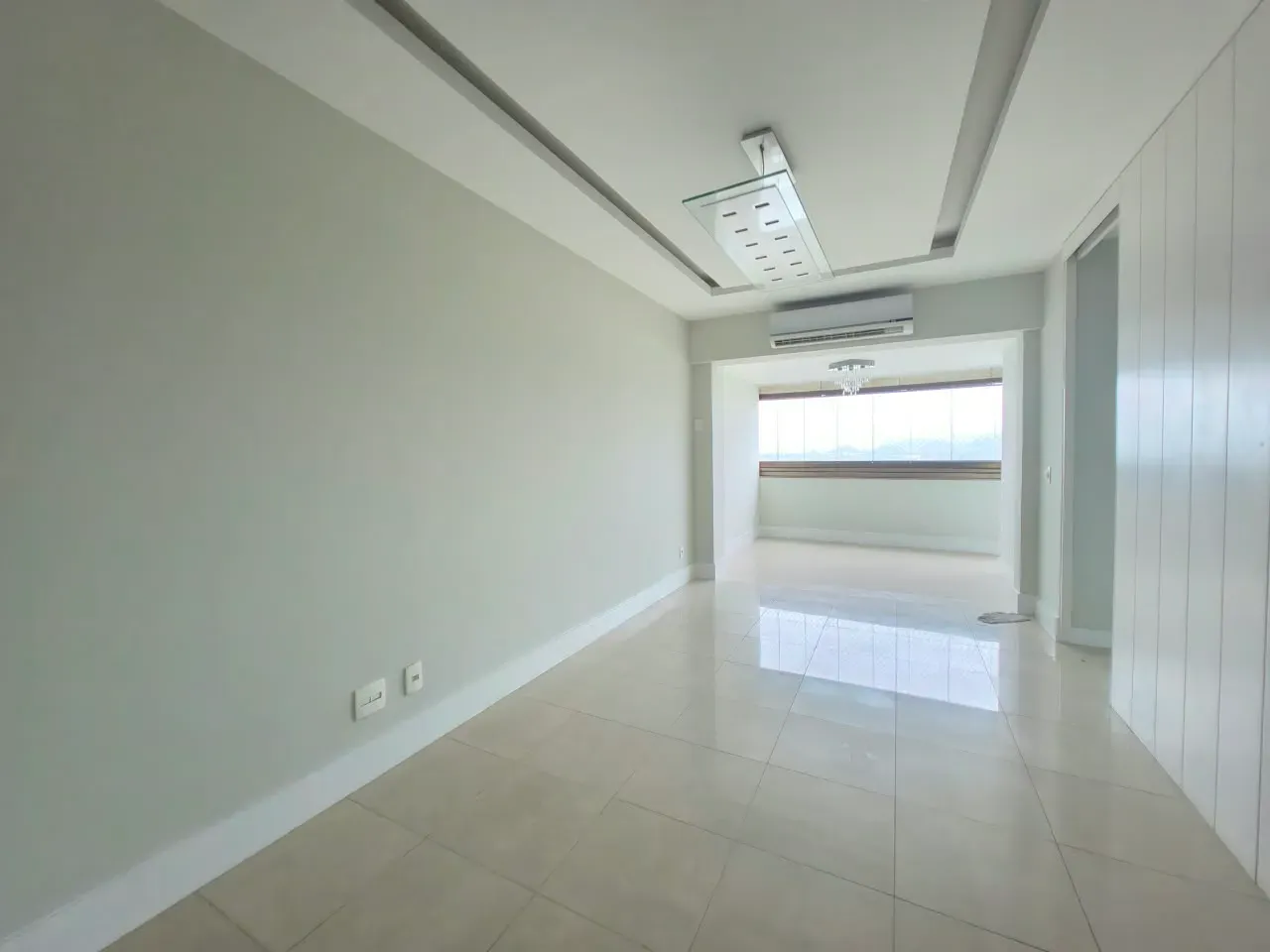 240 m² apartment with a bathtub and a grill on the balcony — photo 23