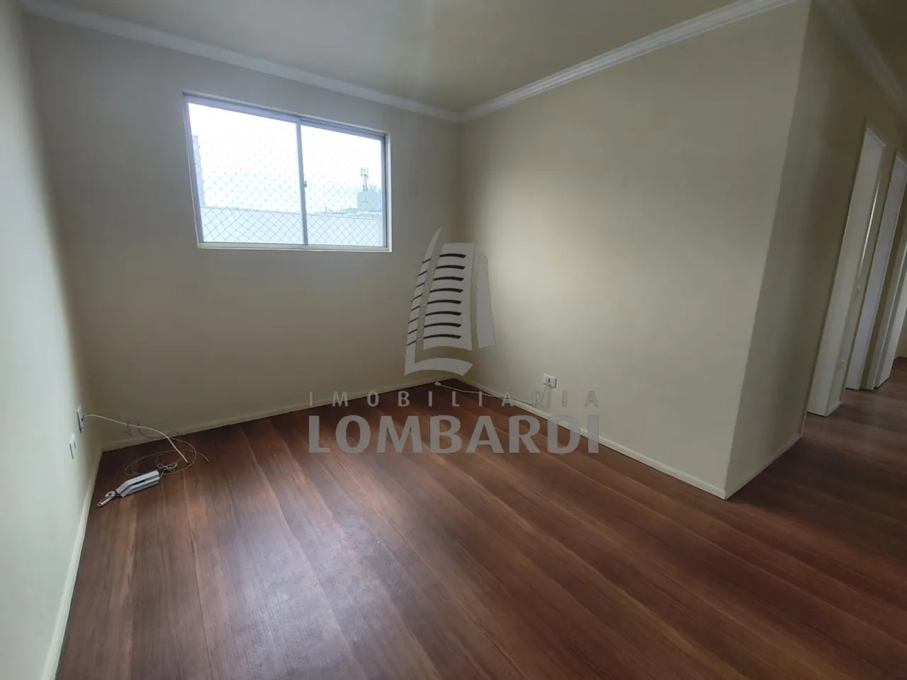 Unfurnished 3-bedroom apartment with 57 m² and a separate kitchen — photo 2