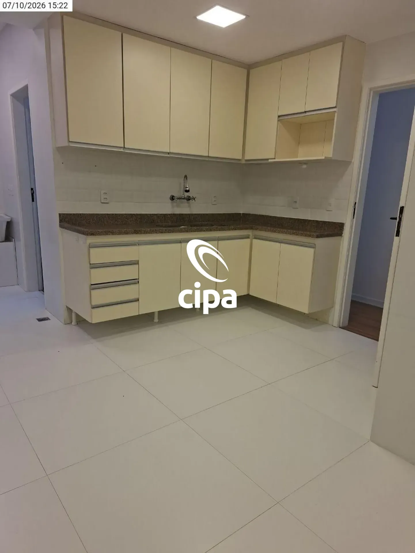 Apartment, 179 m², with wood or laminate floors — photo 15