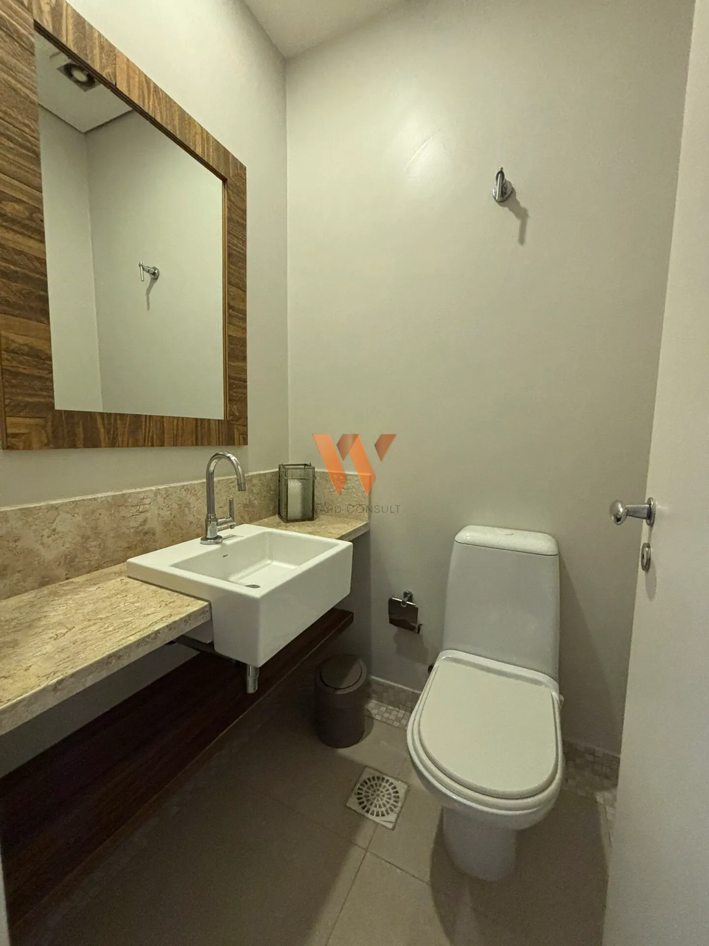 Furnished apartment with 3 en-suites and 236 m² — photo 29