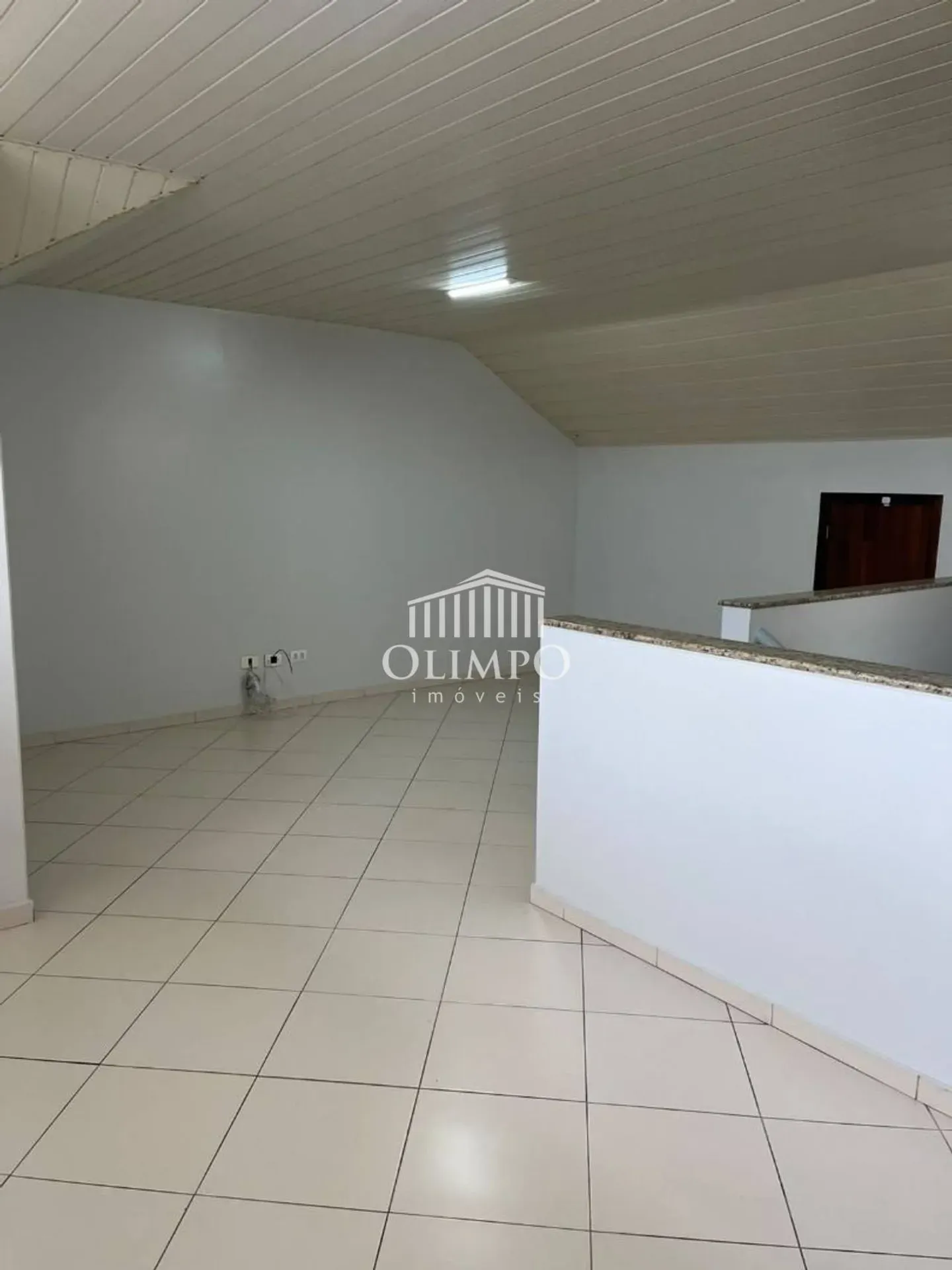 3-bedroom house with a walk-in closet in Curitiba — photo 23