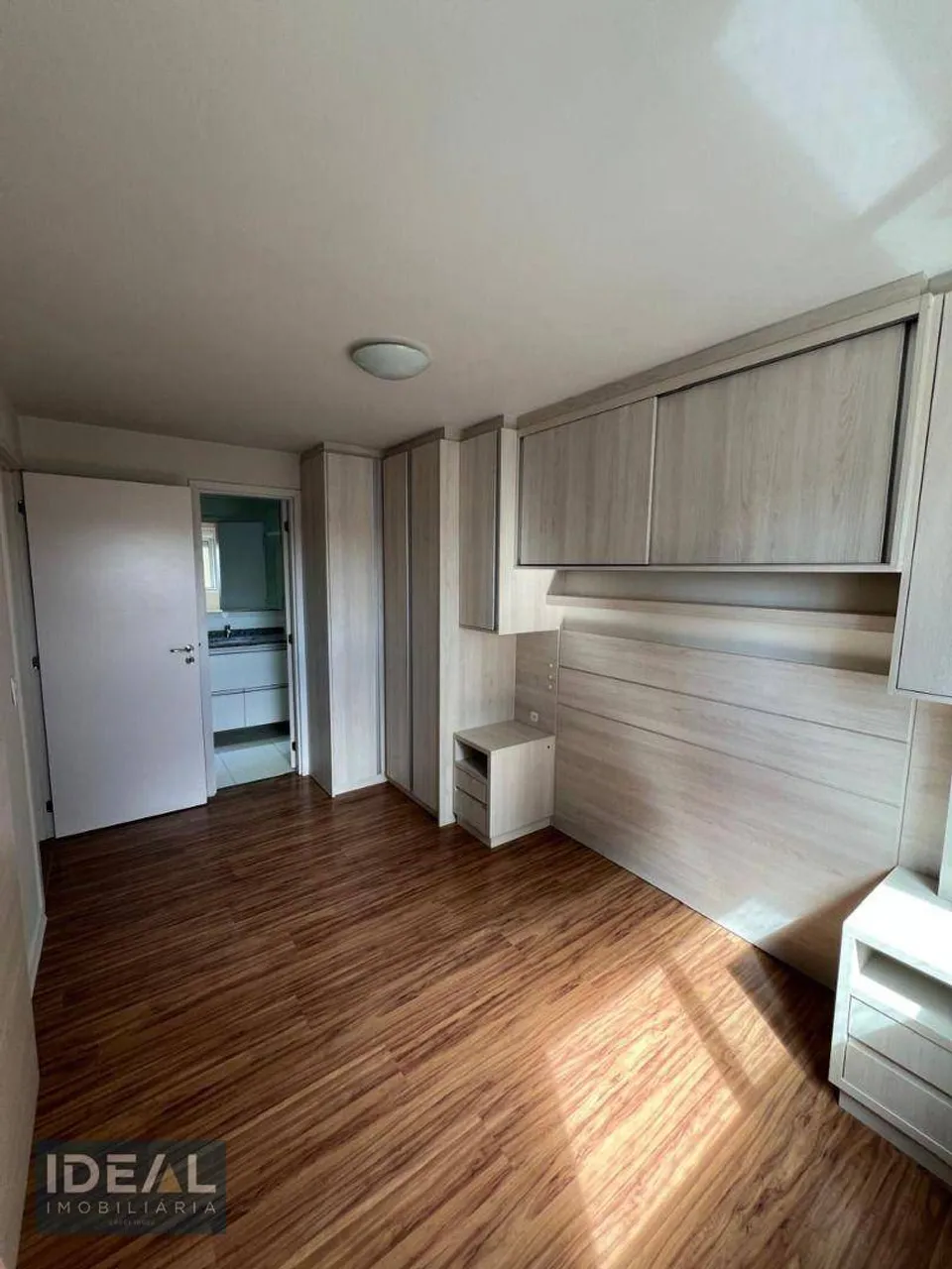 Furnished apartment with 3 bedrooms and 4 bathrooms — photo 15