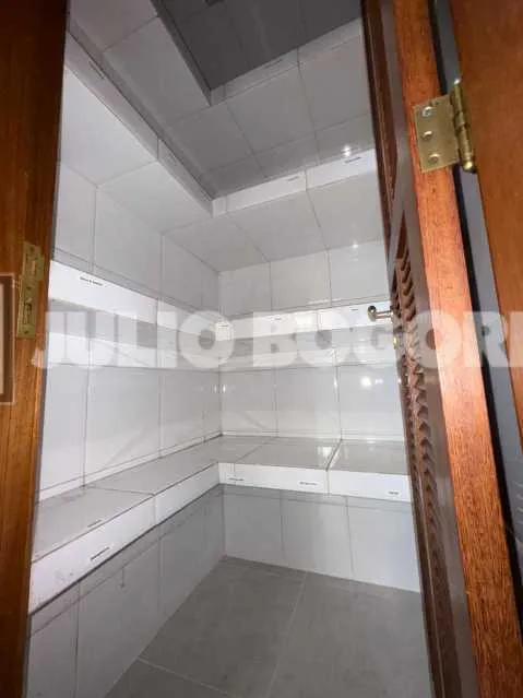 Apartamento sem mobília com 4 quartos e 5 banheiros — photo 19