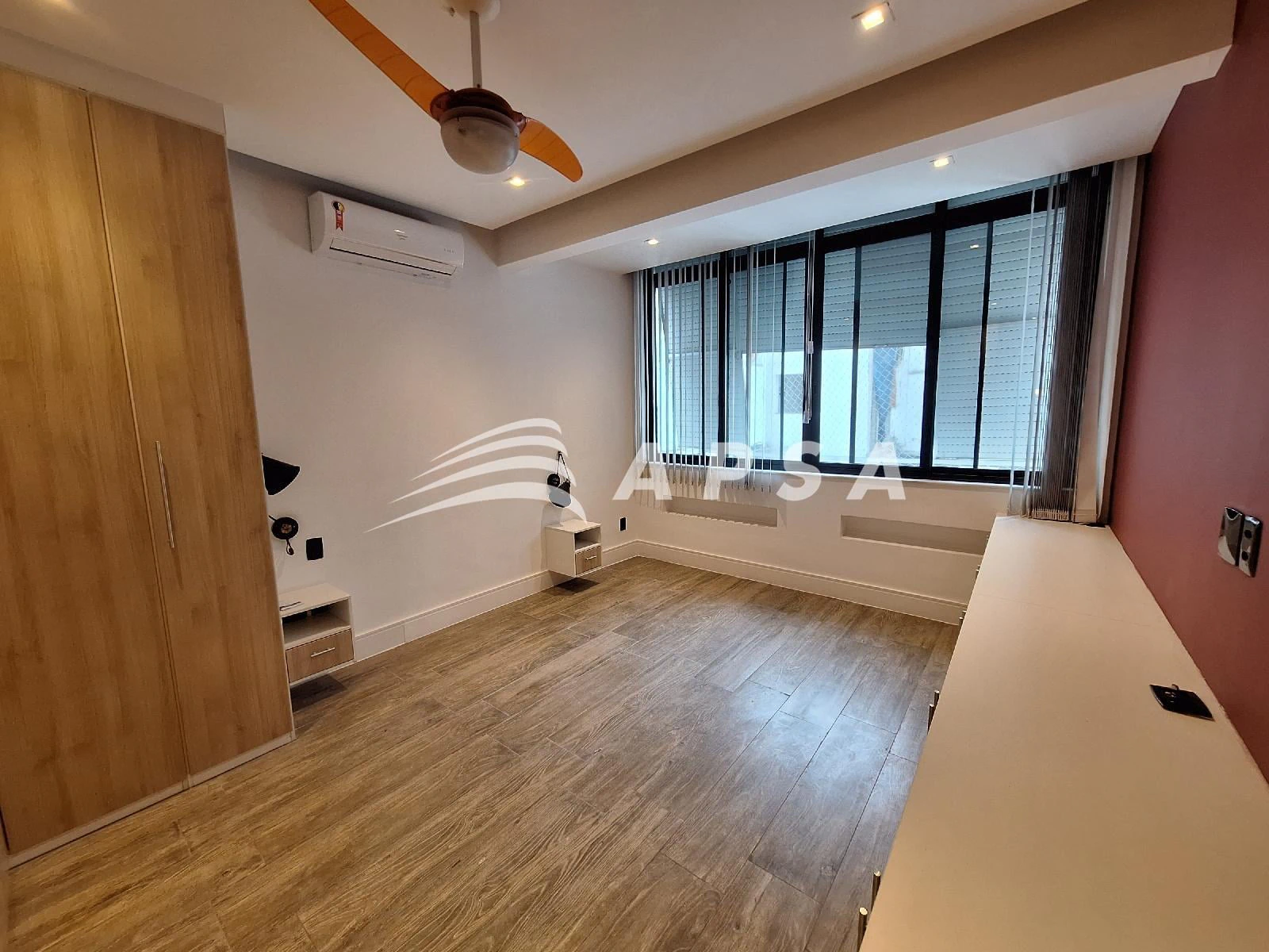 210 m² apartment with an open-plan gas kitchen — photo 12