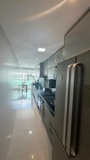 Furnished 4-bedroom apartment with enclosed balcony — photo 11
