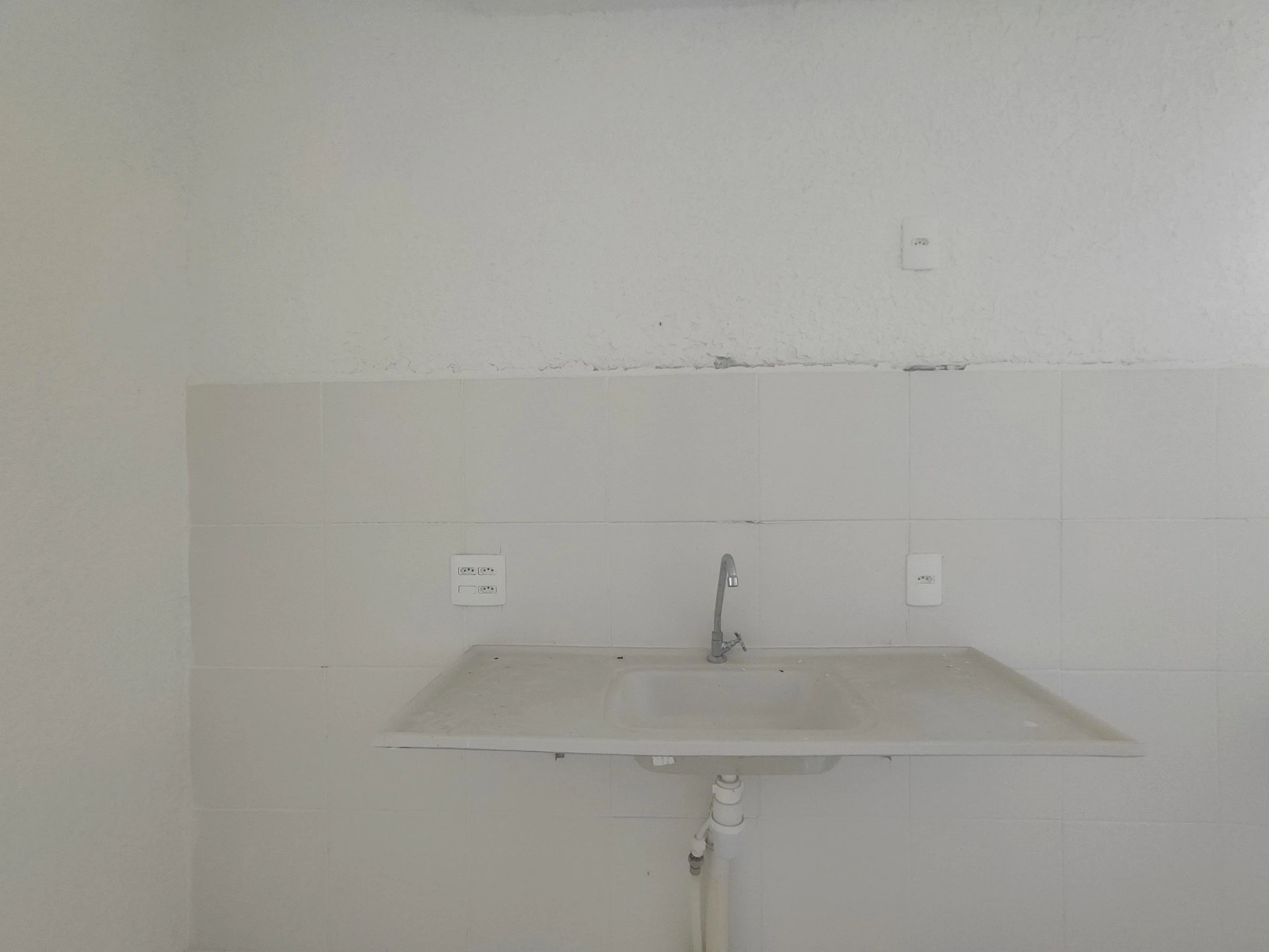 2-bedroom apartment with 1 bathroom and pet allowance — photo 23
