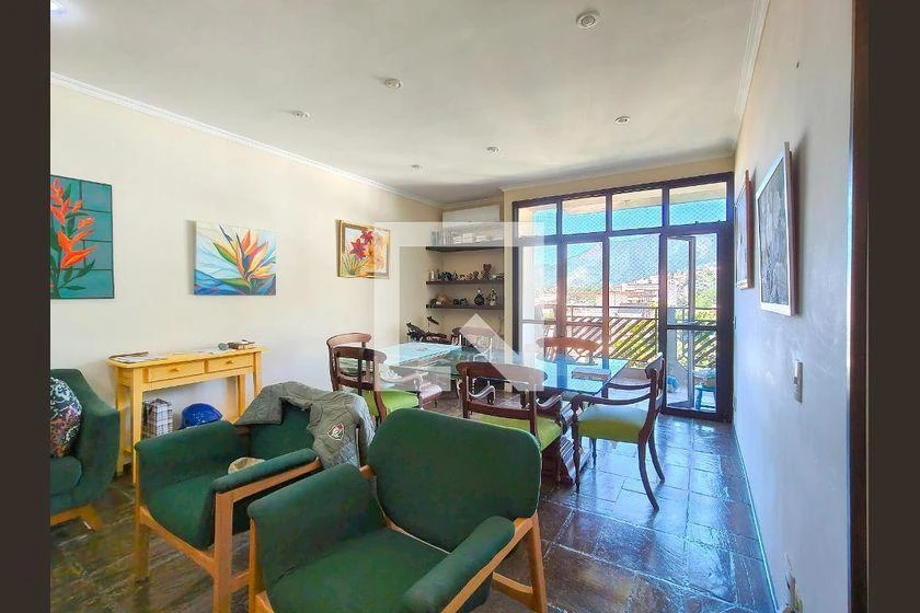 Glass-enclosed balcony in a 3-bedroom apartment, 107 m² — photo 13