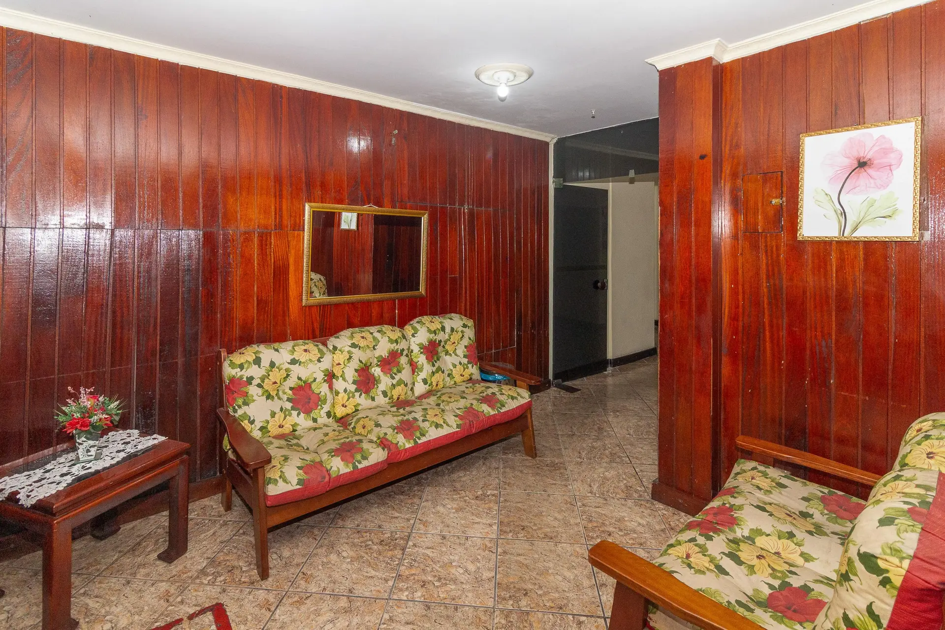 Furnished 3-bedroom apartment with balcony — photo 22