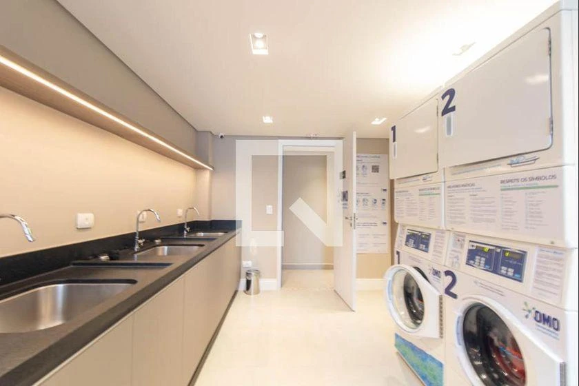 Furnished 1-bedroom apartment with an electric mini-kitchen — photo 25
