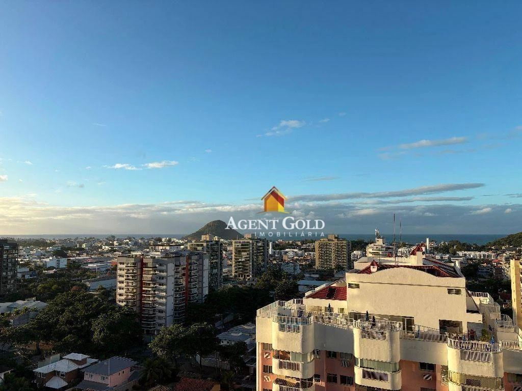 Glass-enclosed balcony in a 3-bedroom apartment, 121 m² — photo 23