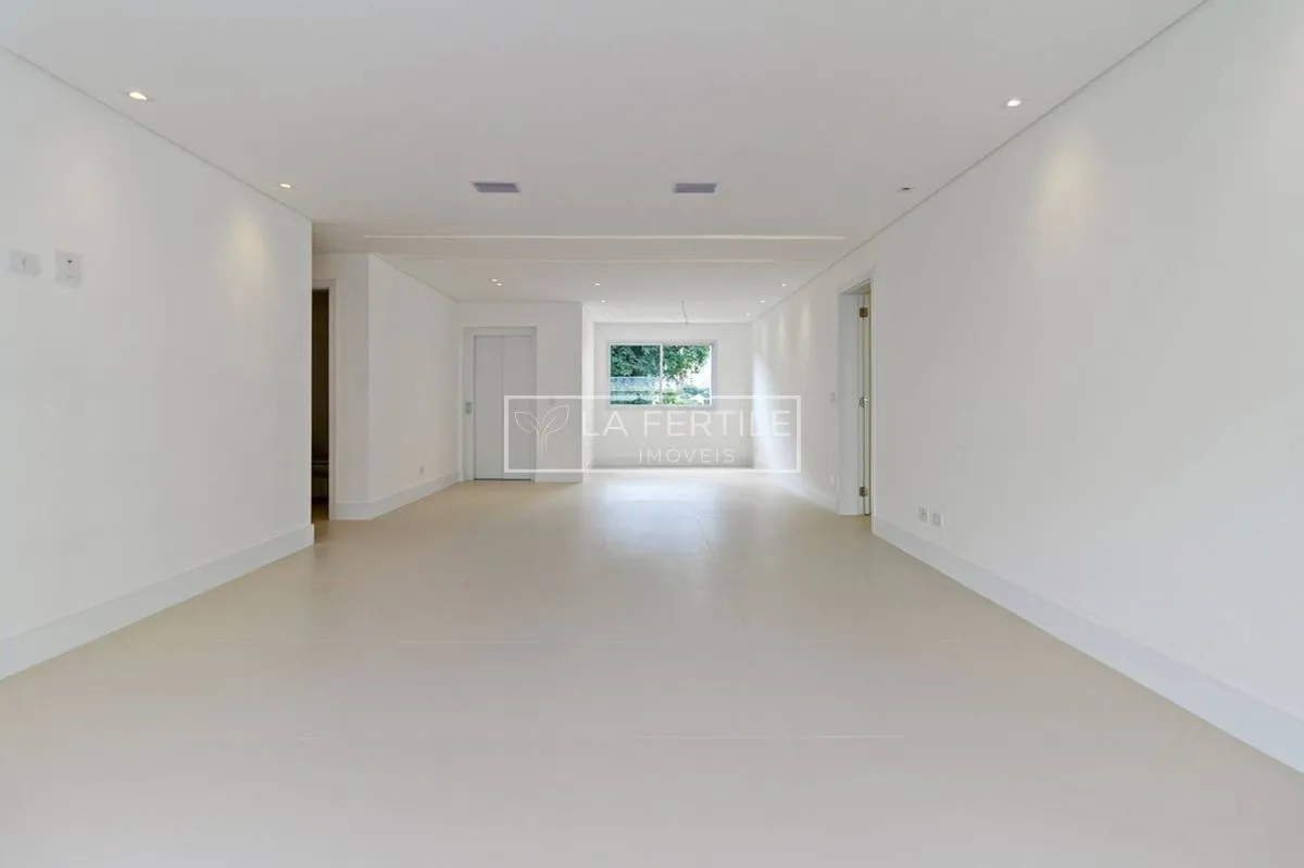 Apartamento de 3 dormitorios con 3 baños y 158,14 m² — photo 24