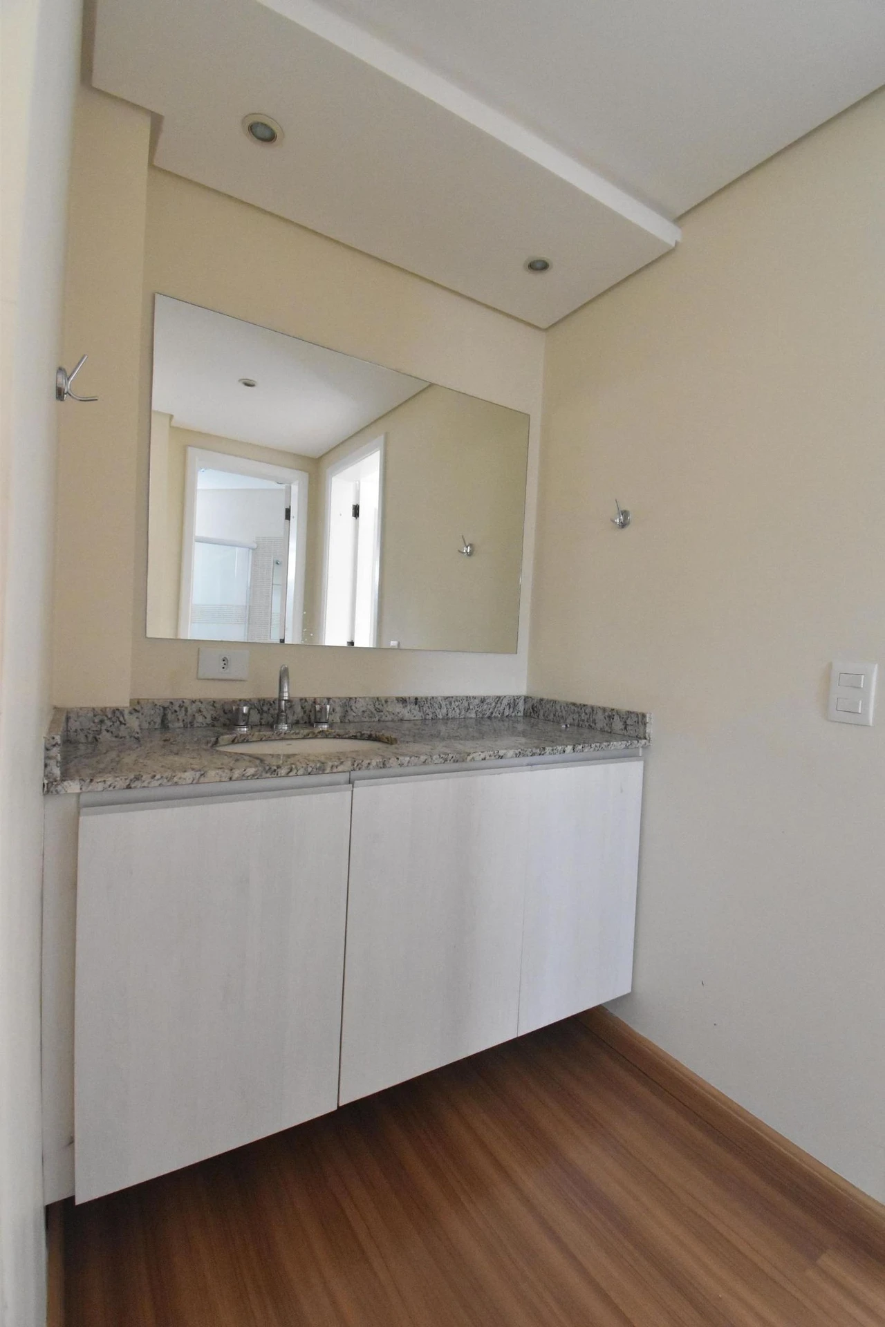 4-bedroom apartment with a jacuzzi — photo 44