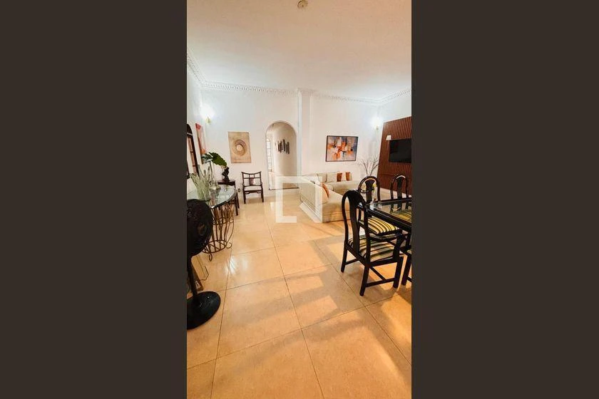 608 m² house with 7 bedrooms and 3 en-suites — photo 6