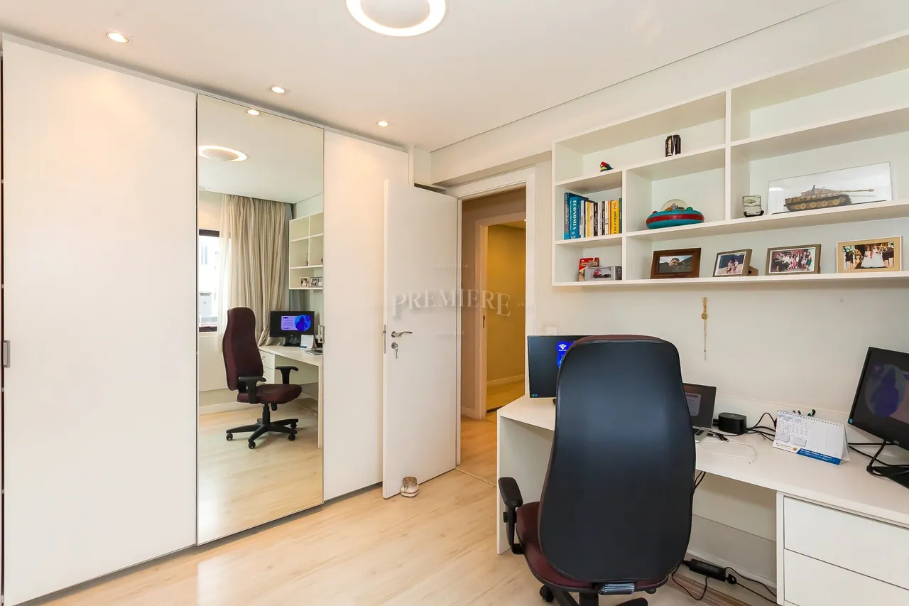 3-bedroom 180 m² apartment with 2 parking spots and garden — photo 12