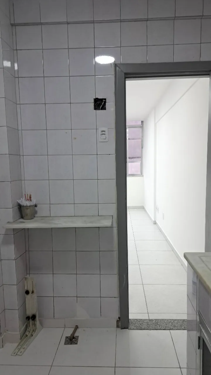 2-bedroom apartment in a building with a gym — photo 13