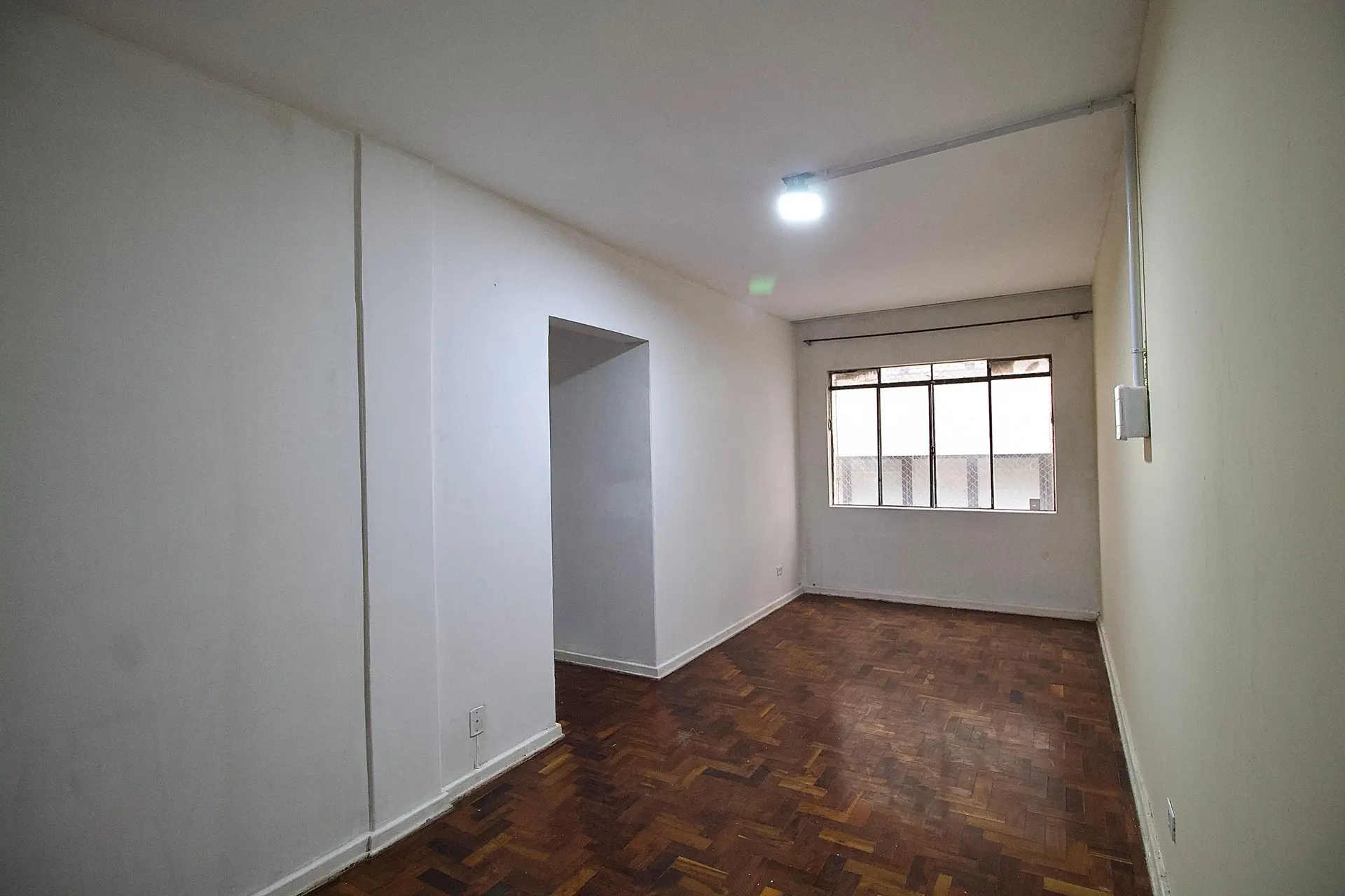 Wood or laminate floors in a 2-bedroom apartment, 72 m² — photo 8
