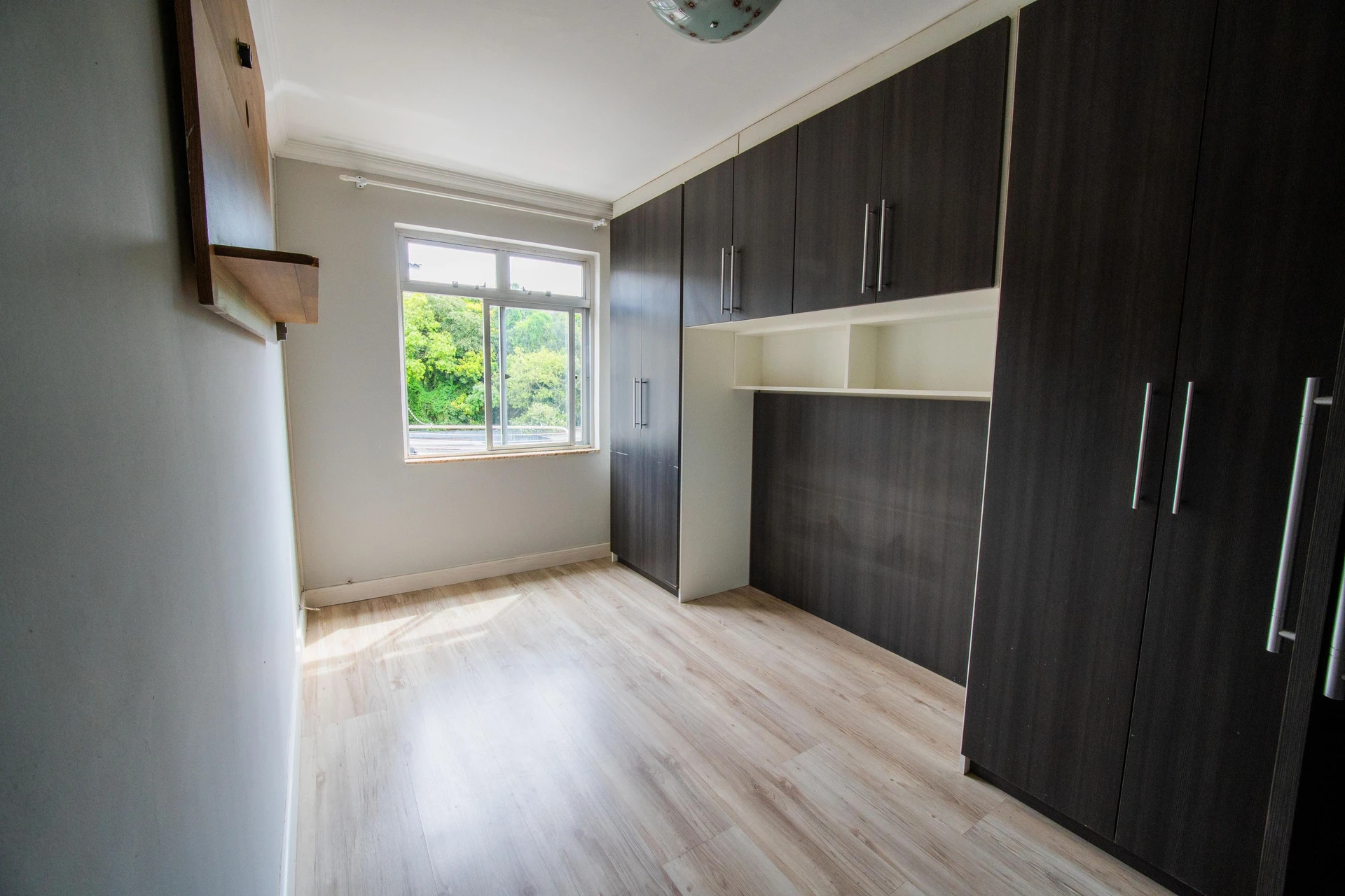 2-bedroom apartment with a washing machine in Curitiba — photo 9