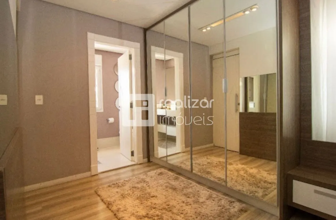 Furnished 600 m² house with 5 en-suite suites and parking — photo 7