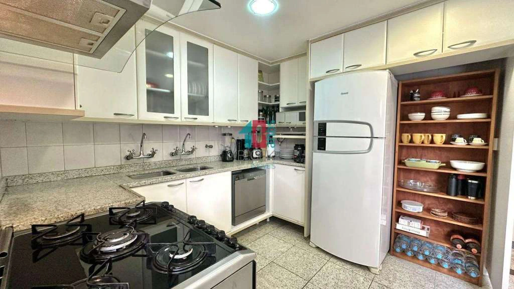 Furnished 3-bedroom apartment with balcony and 3 parking — photo 5