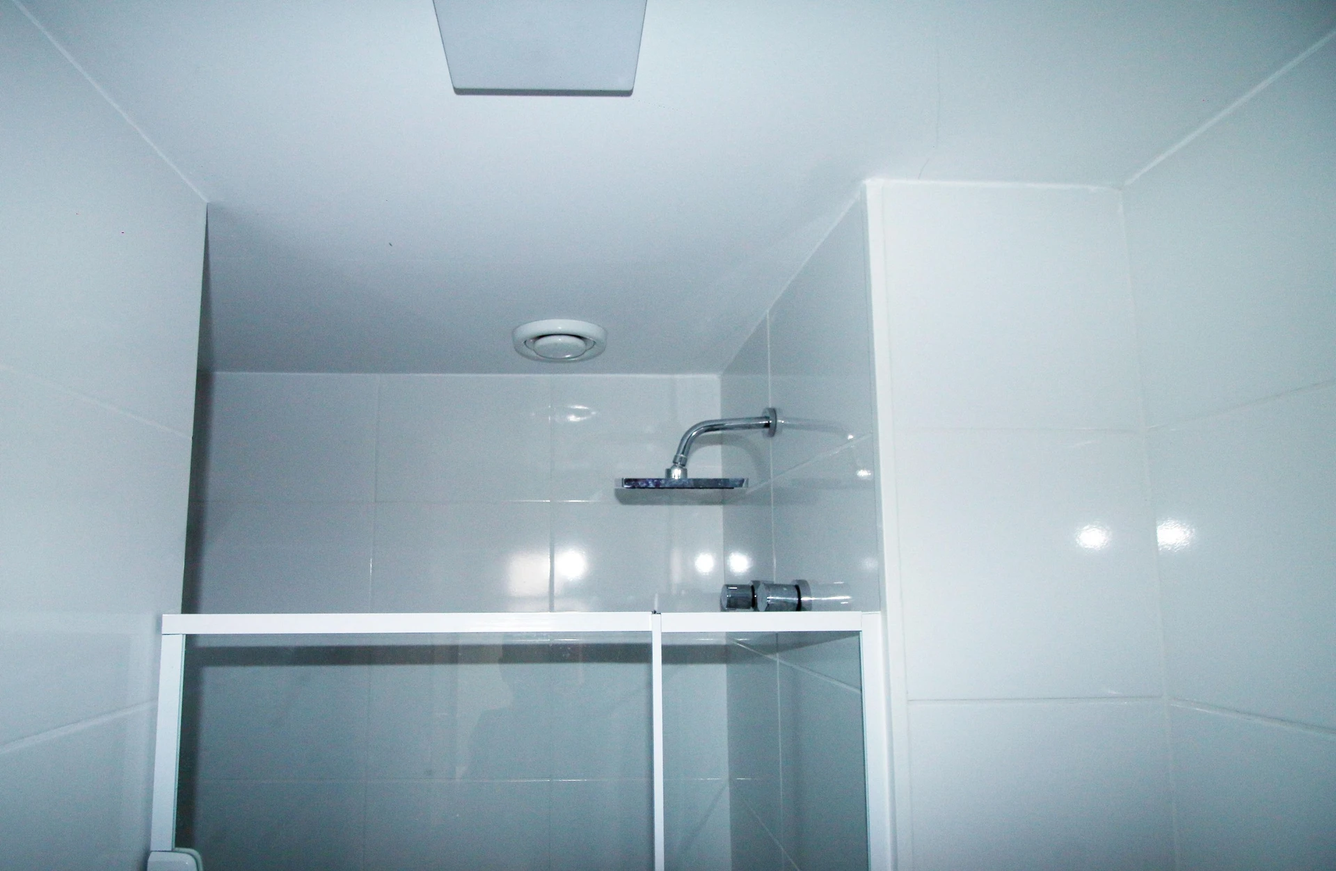 2-bedroom apartment with a mountain view — photo 27