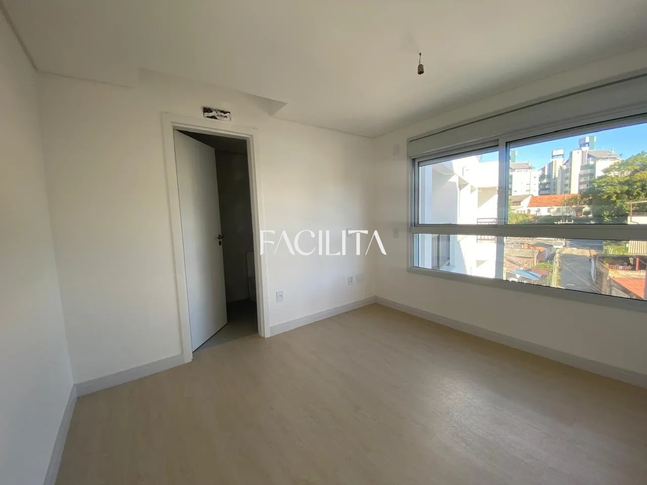 3 en-suite bedroom apartment, 163 m² and balcony — photo 16