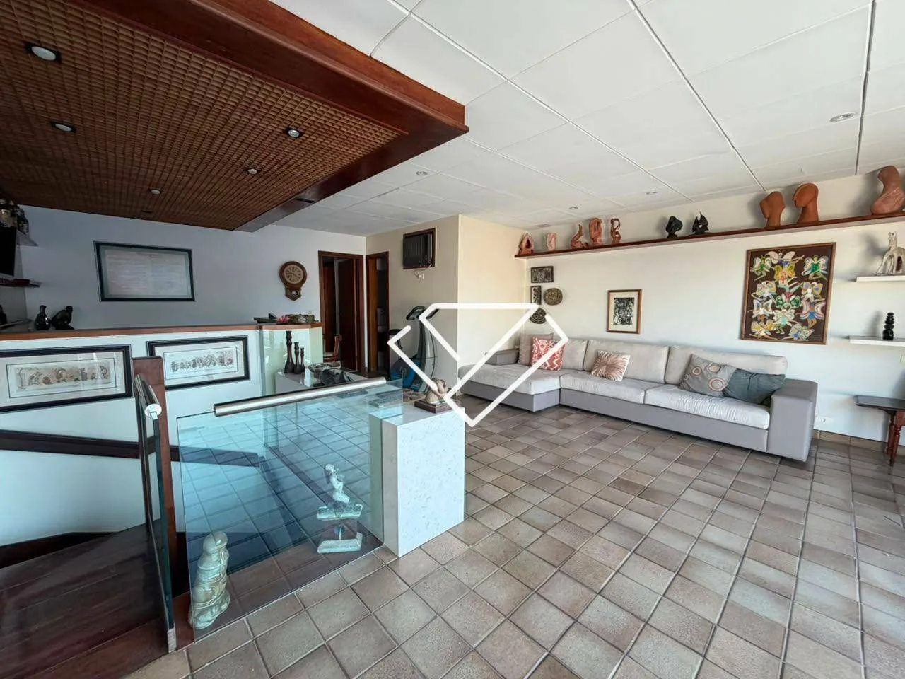 Penthouse with 3 bedrooms, 4 bathrooms and enclosed balcony — photo 62