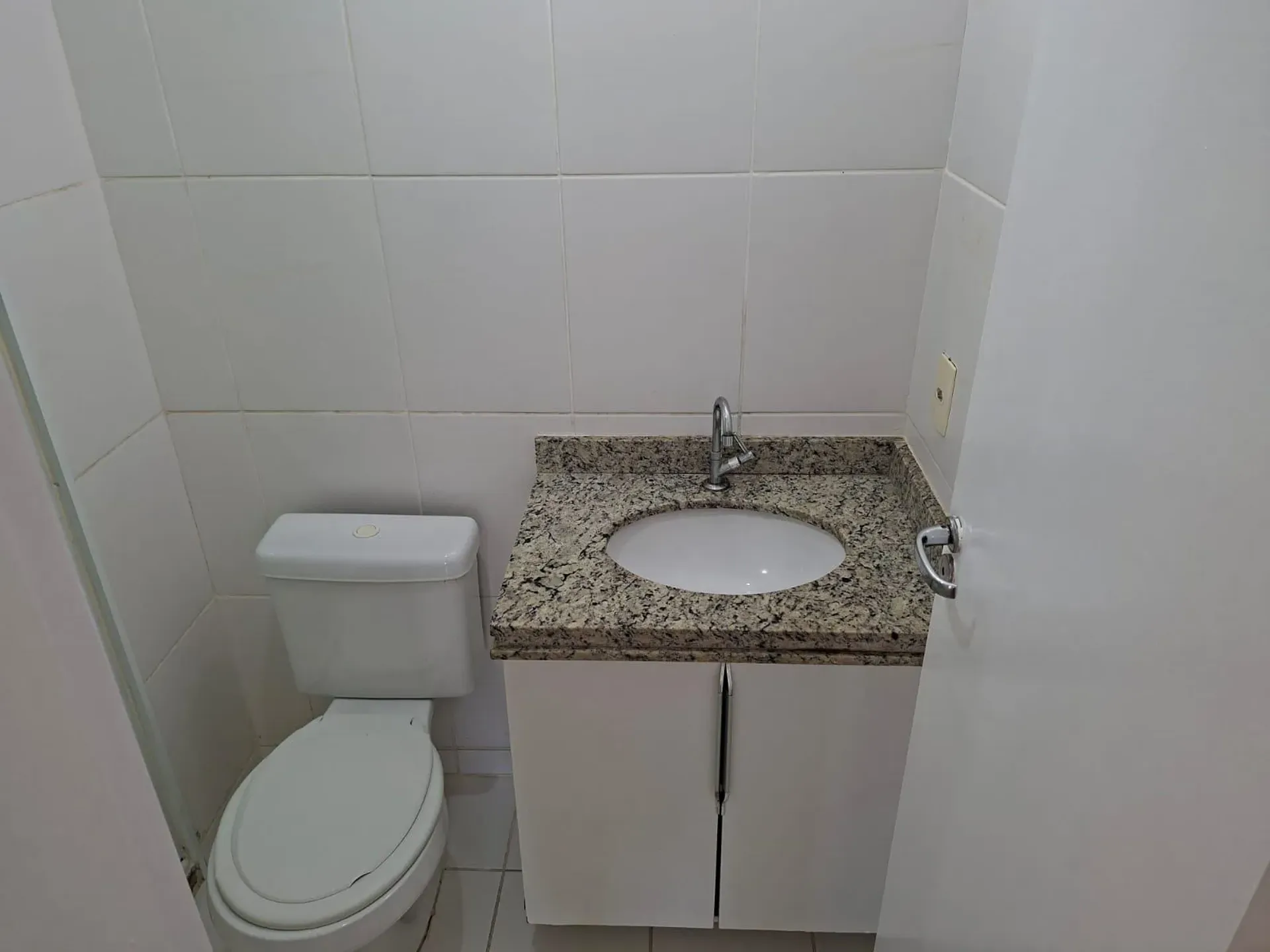 Apartamento sem mobília com 3 quartos e varanda — photo 25
