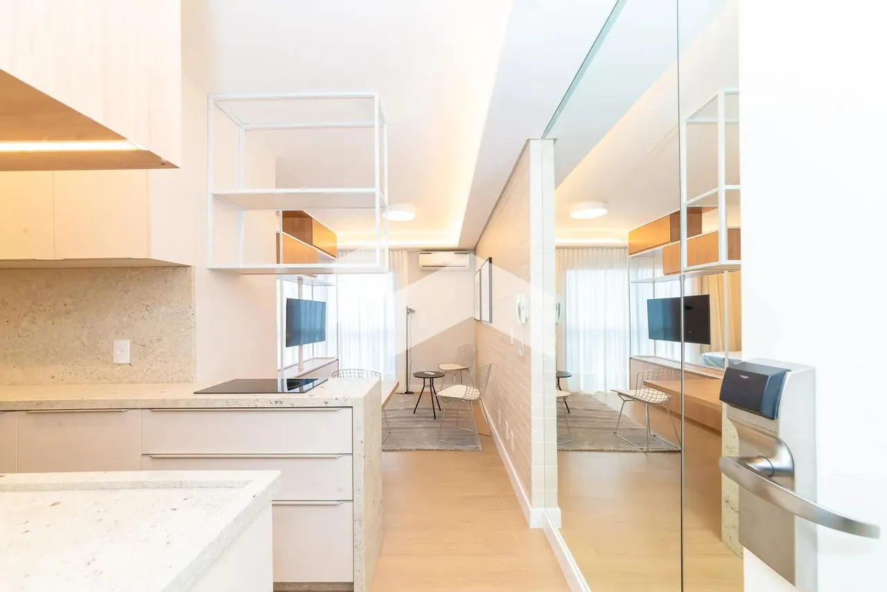 1-bedroom apartment with open-plan kitchen and 34 m² — photo 8