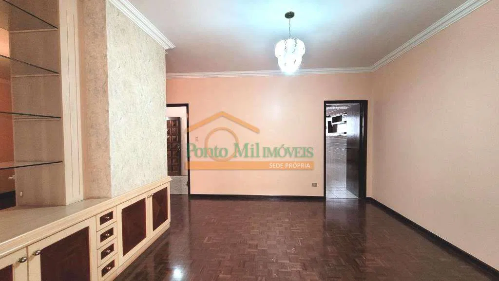 House with 3 bedrooms, 330 m² and 2 parking spaces — photo 6