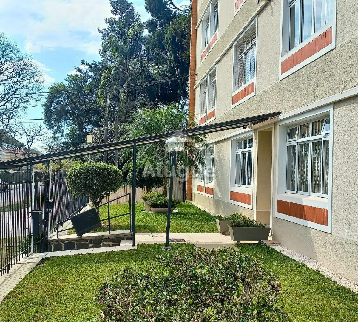 3-bedroom apartment with wood or laminate floors in Curitiba — photo 14
