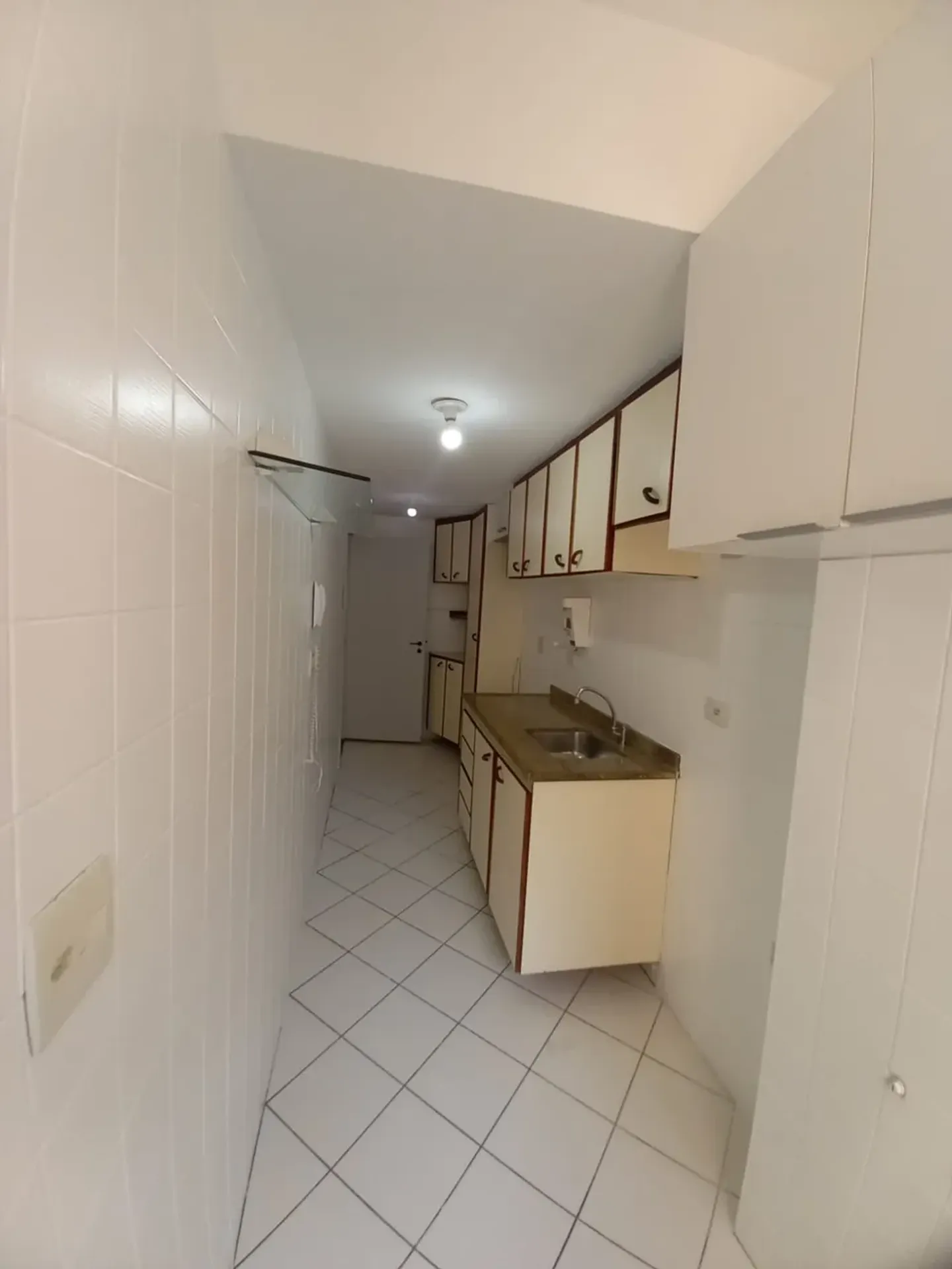 Apartment on the 10th floor with a grill on the balcony — photo 2