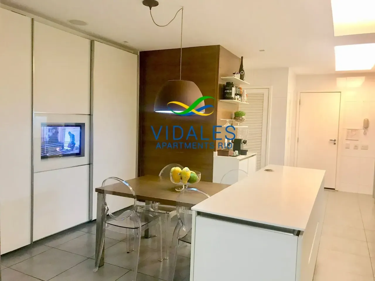 Furnished apartment with an open-plan kitchen and 5 bedrooms — photo 10