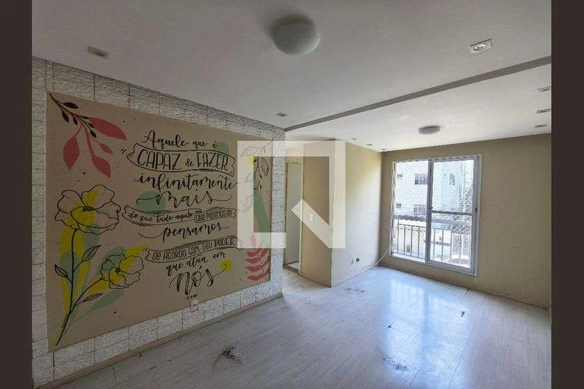 Apartamento de 2 quartos e 1 banheiro com cozinha fechada — photo 3